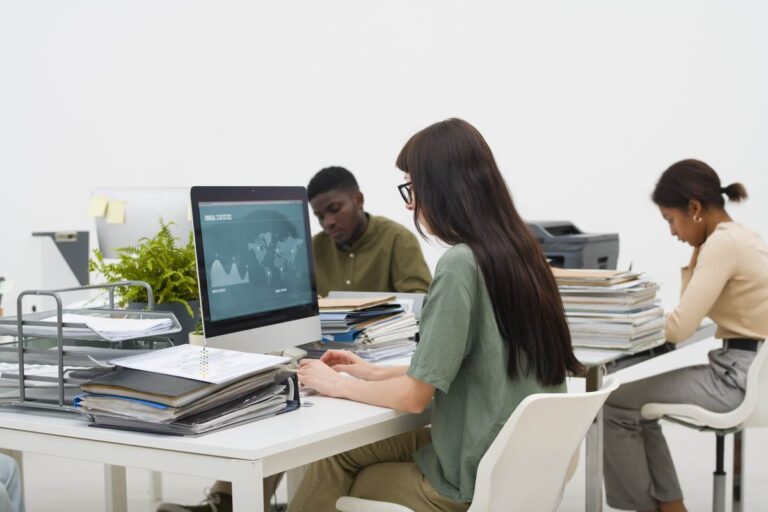 découvrez comment choisir la meilleure agence web adaptée à vos besoins pour optimiser votre présence en ligne et réussir vos projets digitaux.